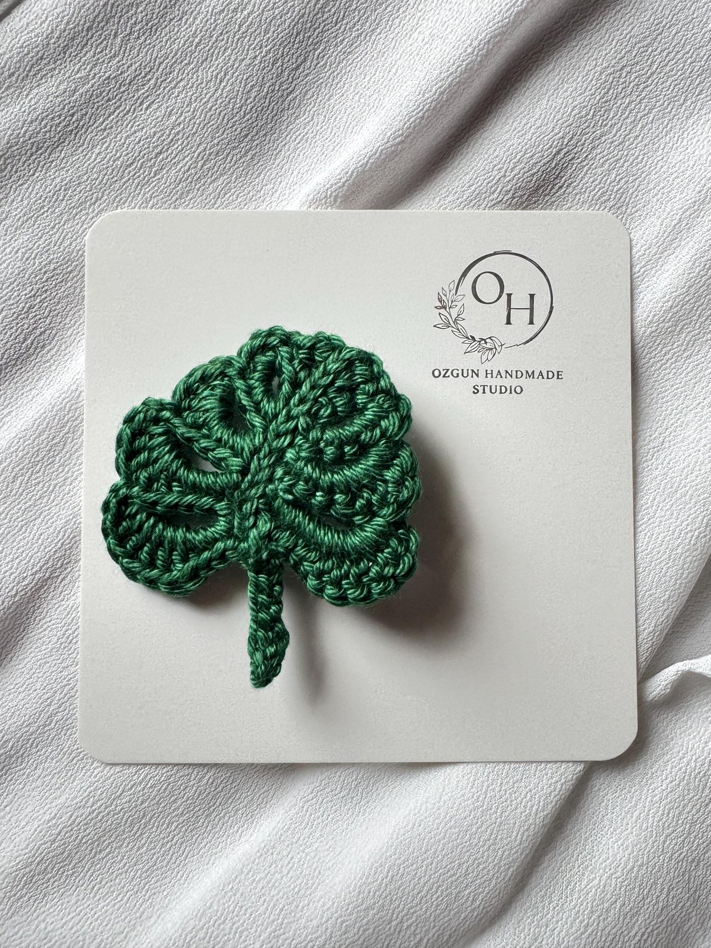 Monstera Leaf Crochet Brooch – Handmade Botanical Brooch – Plant Lover Gift