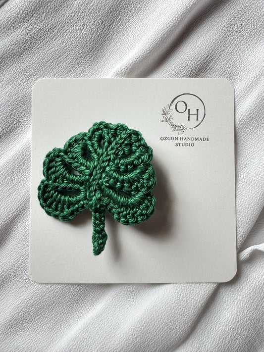 Monstera Leaf Crochet Brooch – Handmade Botanical Brooch – Plant Lover Gift
