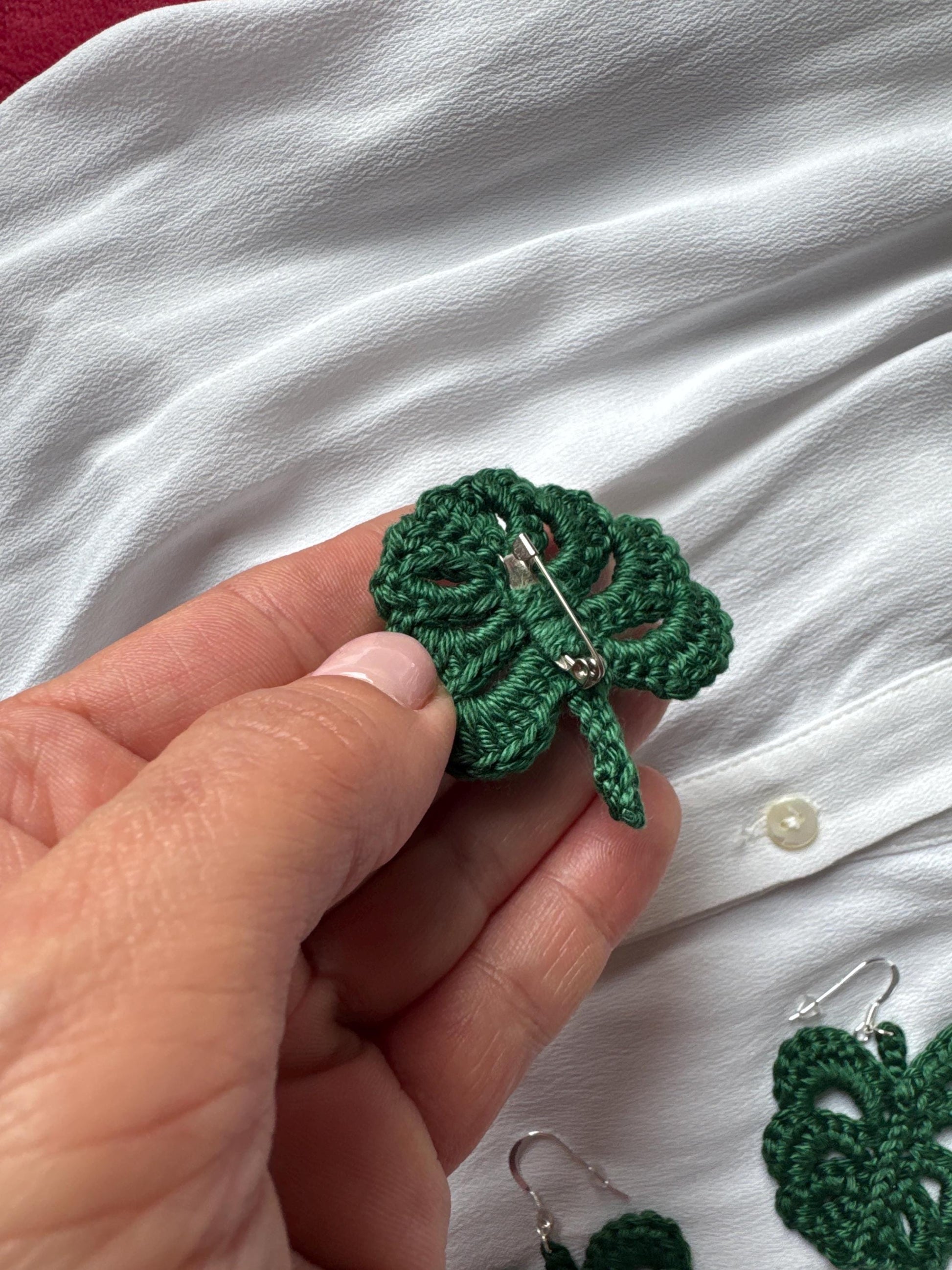 Monstera Leaf Crochet Brooch – Handmade Botanical Brooch – Plant Lover Gift