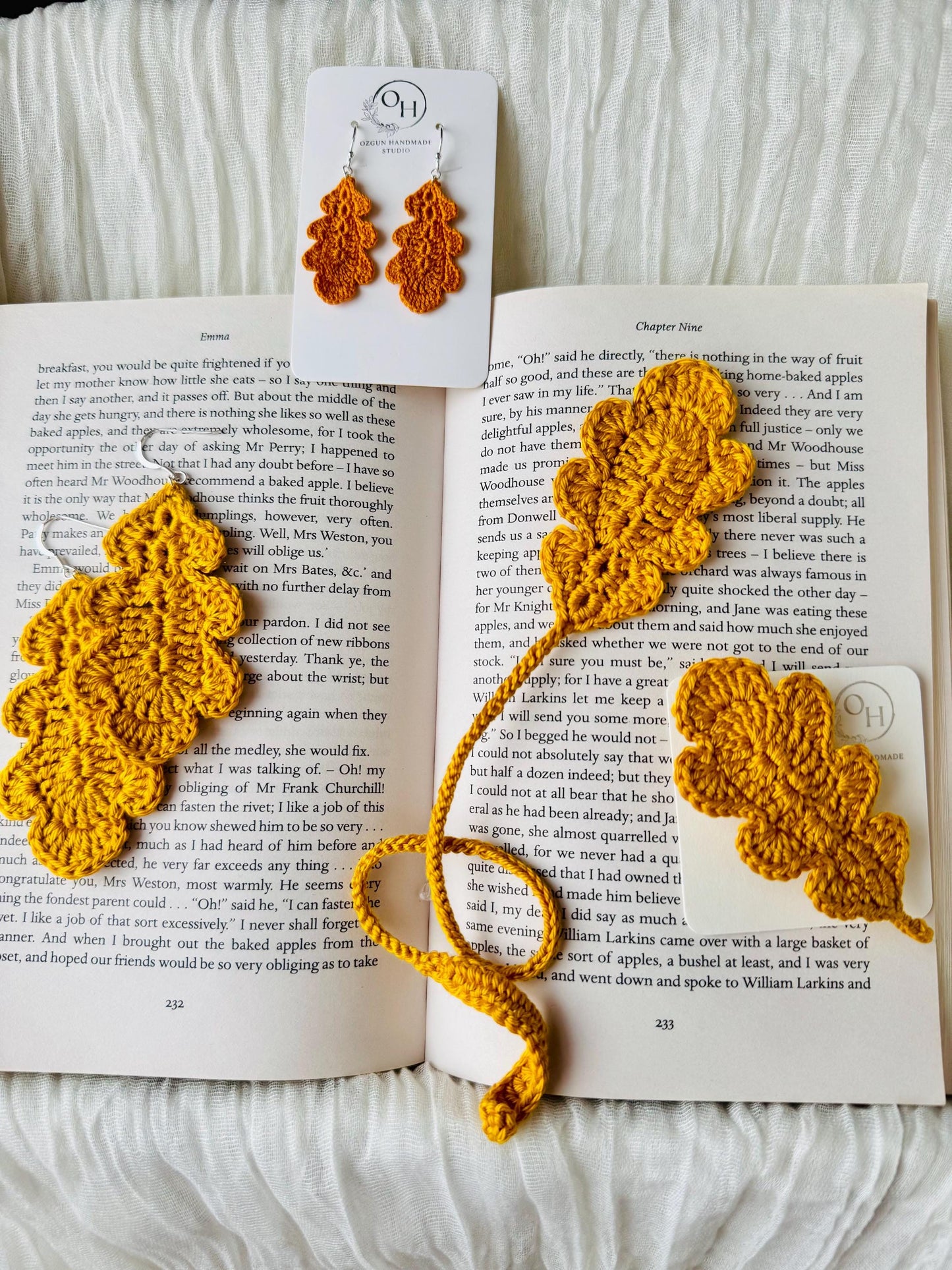 Oak Leaf Crochet Brooch – Handmade Botanical Brooch – Plant Lover Gift
