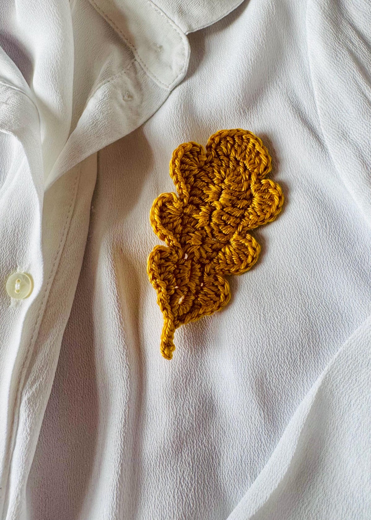 Oak Leaf Crochet Brooch – Handmade Botanical Brooch – Plant Lover Gift __etsy:7893983847