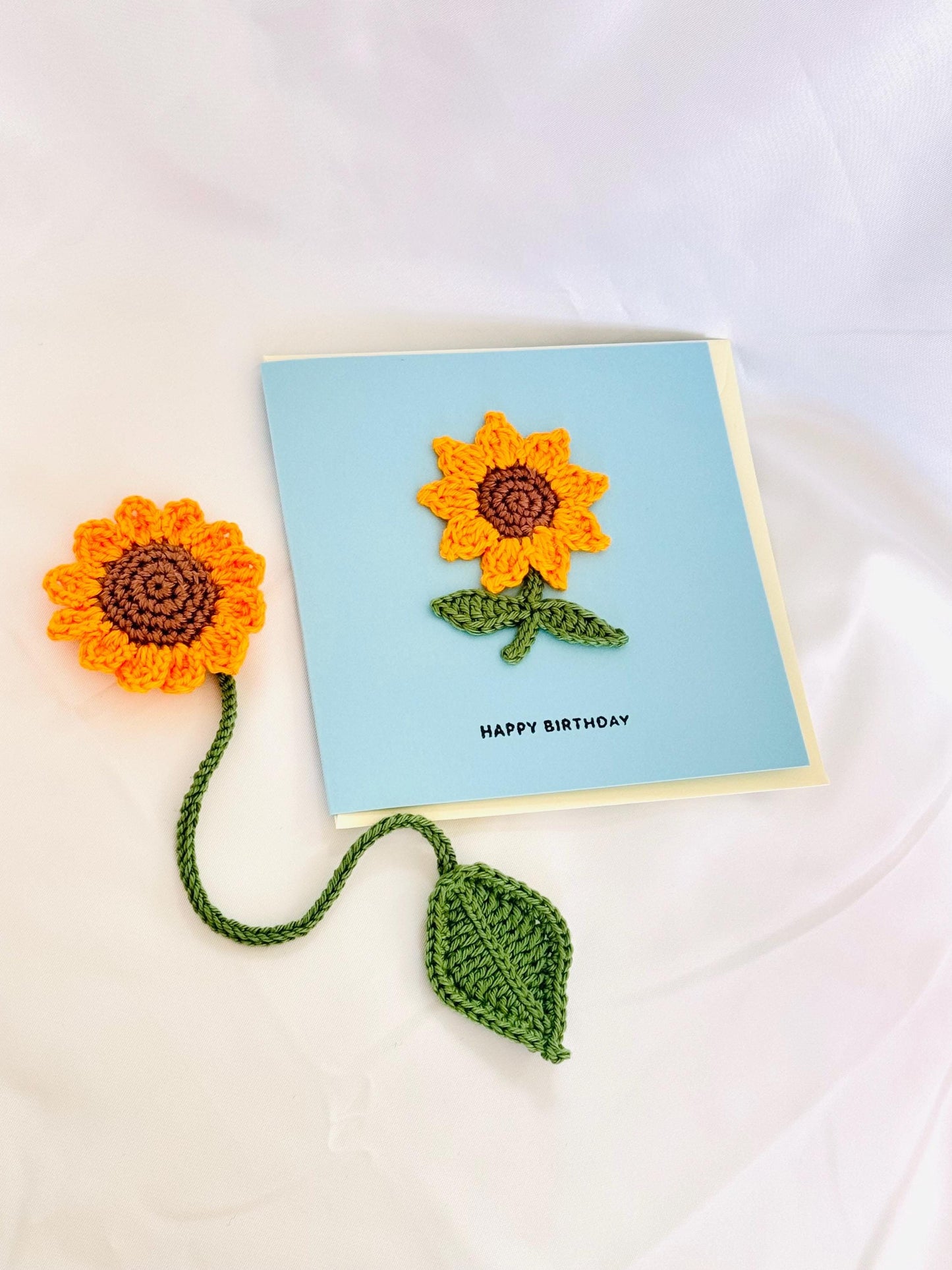 Crocheted Sunflower Bookmark, Flower Page Marker, Book Lover Gift, Reader Gift __etsy:7954920803