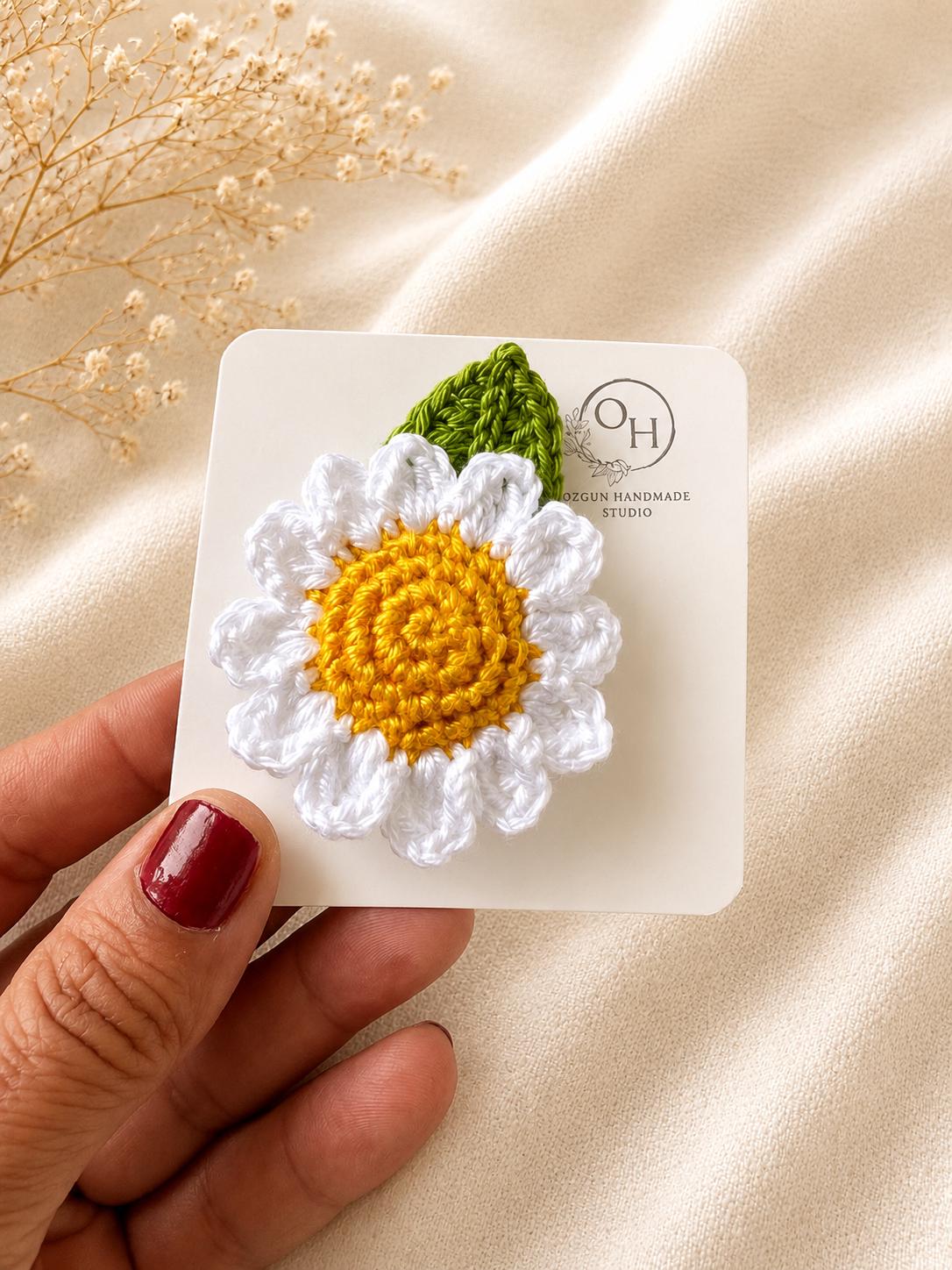 Crochet Daisy Brooch, Cottagecore Floral Pin, Cotton Yarn Botanical Accessory, UK Made Flower Jewellery __etsy:8078032950