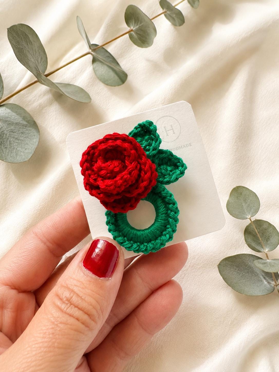 Crochet Rose Glasses Holder Brooch, Floral Eyeglasses Pin, Cotton Yarn, Handmade Accessory __etsy:8085293684