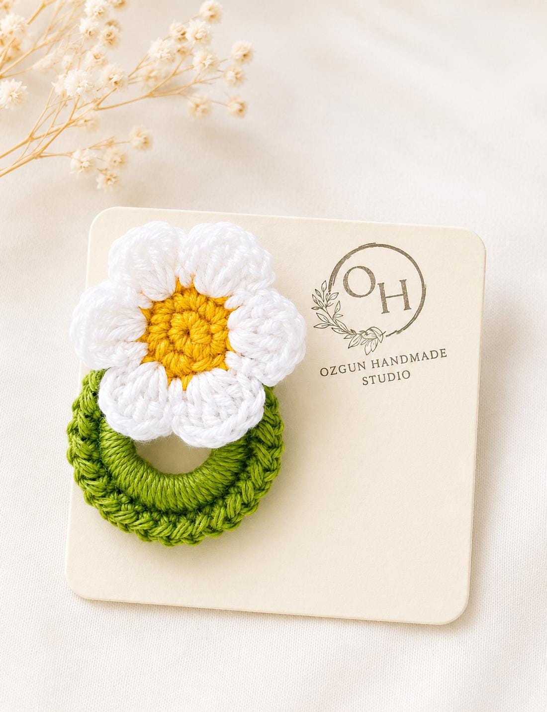 Crochet Daisy Glasses Holder Brooch, Handmade Floral Eyeglass Accessory __etsy:8111231887