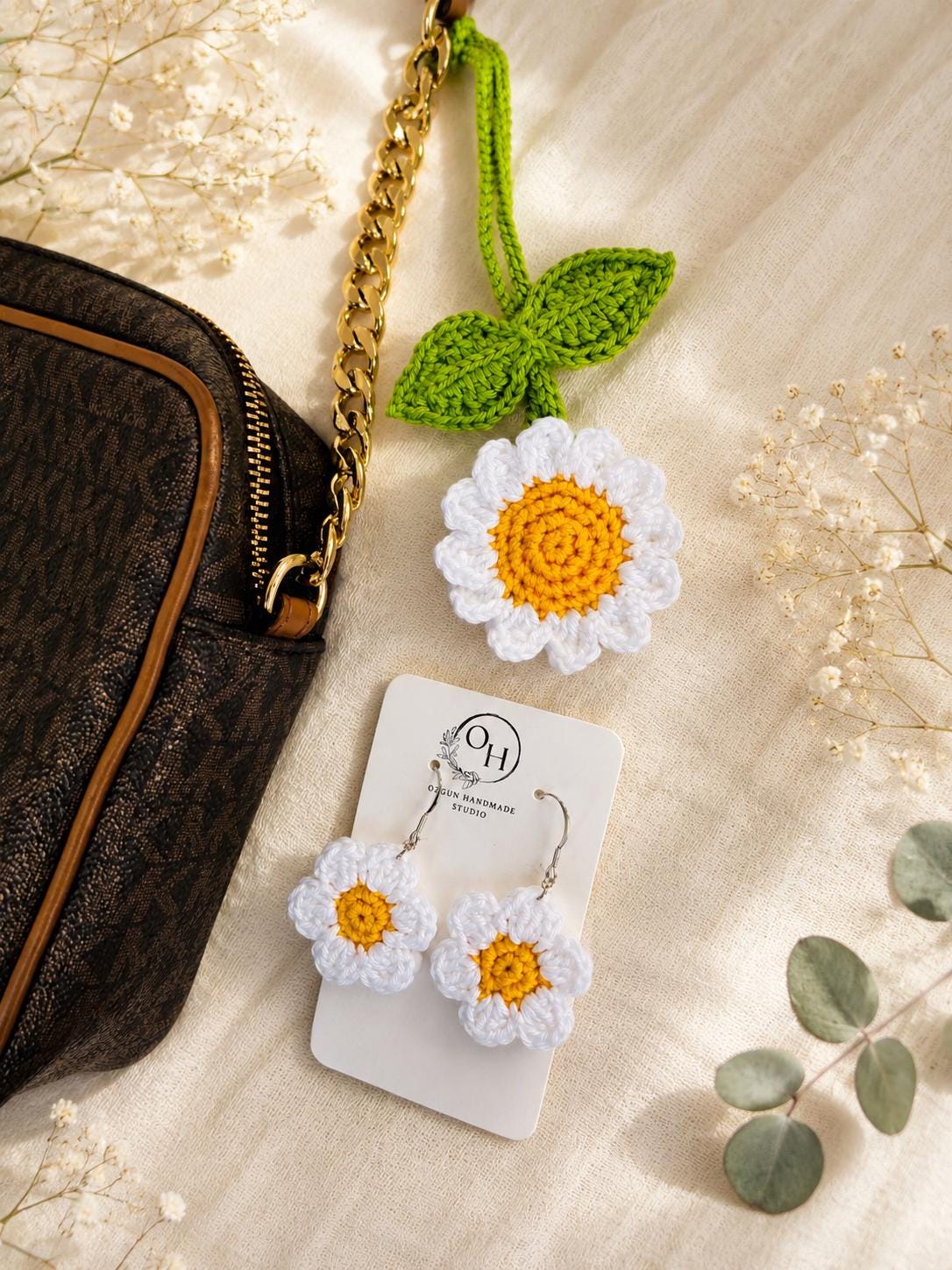 Crochet Daisy Brooch, Cottagecore Floral Pin, Cotton Yarn Botanical Accessory, UK Made Flower Jewellery __etsy:8125914171