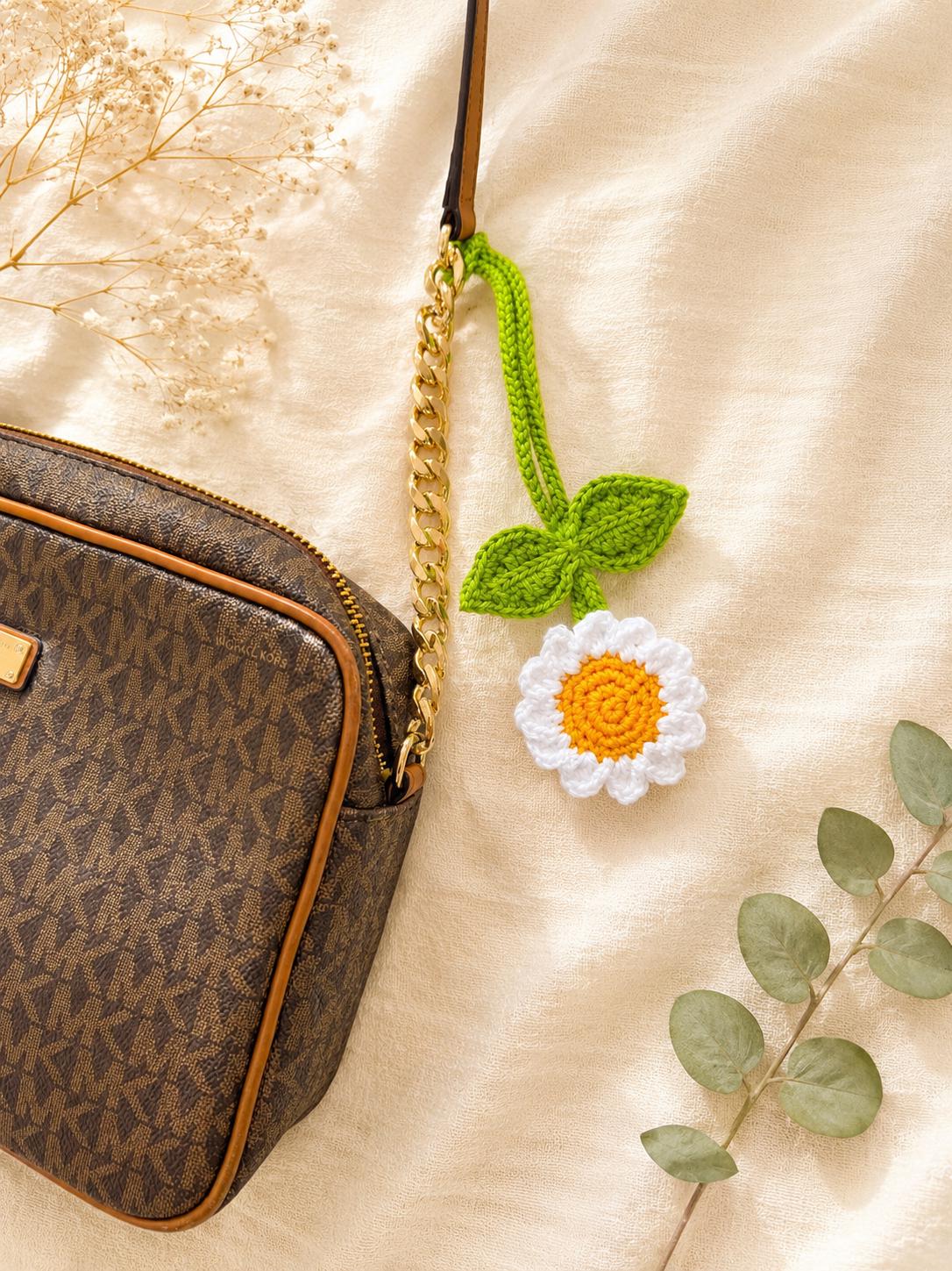 Crochet Daisy Brooch, Cottagecore Floral Pin, Cotton Yarn Botanical Accessory, UK Made Flower Jewellery __etsy:8125920557