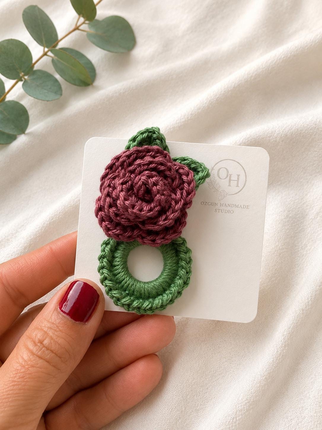 Crochet Rose Glasses Holder Brooch, Floral Eyeglasses Pin, Cotton Yarn, Handmade Accessory __etsy:8133204115